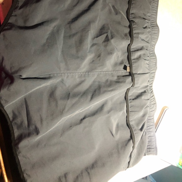 Gray women’s shorts size L - Picture 4 of 5